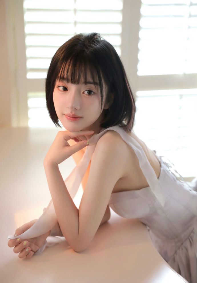 半岛 封面