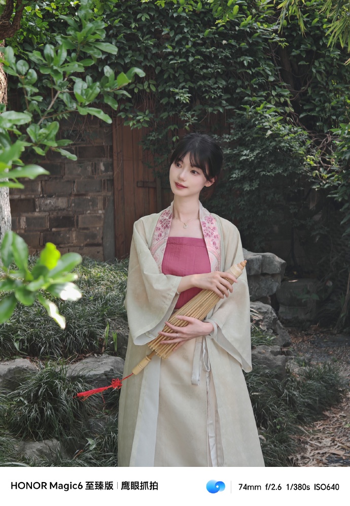 小妇人 封面